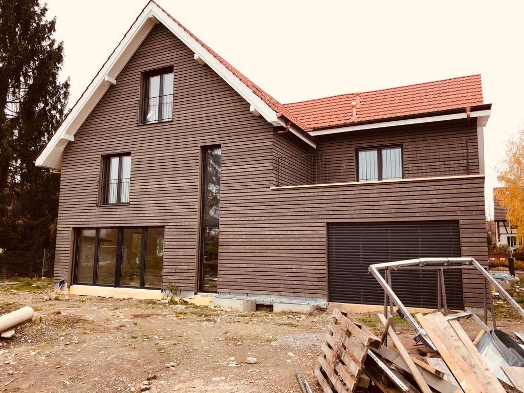 Wohnhaus mit Holzfassade
